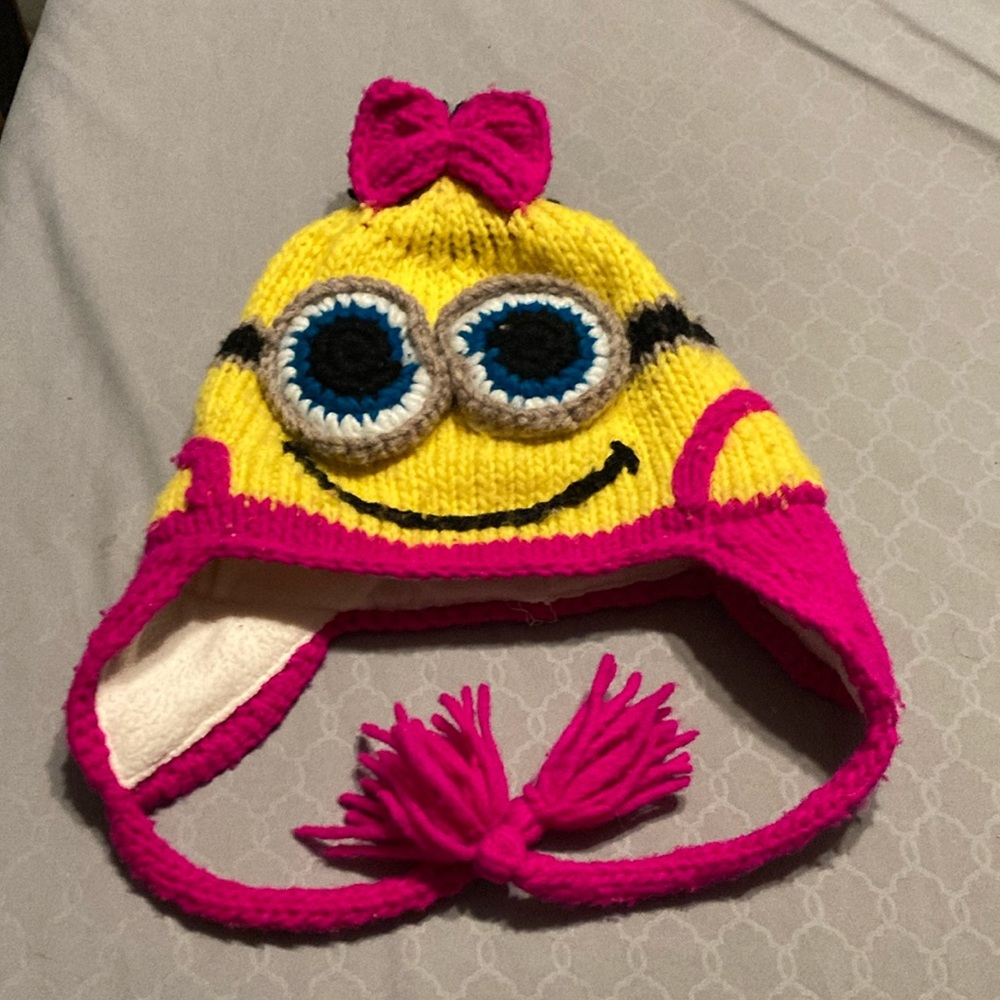 Girls minion winter hat